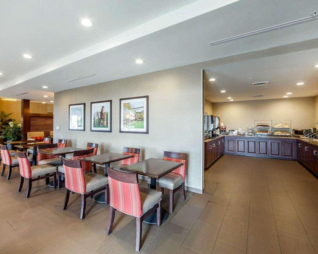 คอมฟอร์ต สวีท มาเรียตตา - พาร์คเกอร์เบิร์ก Hotel แมริเอ็ตตา ร้านอาหาร รูปภาพ