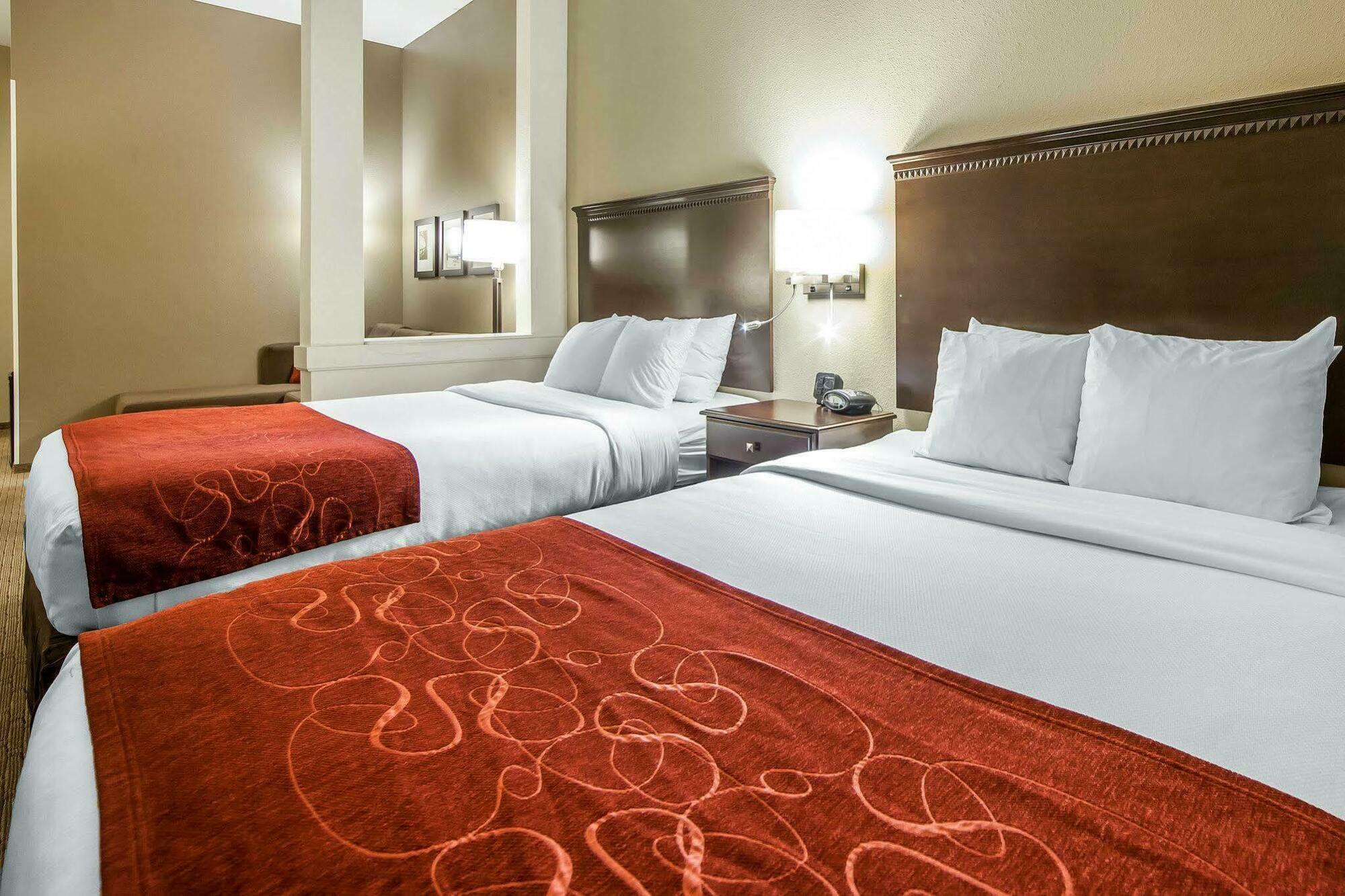 คอมฟอร์ต สวีท มาเรียตตา - พาร์คเกอร์เบิร์ก Hotel แมริเอ็ตตา ภายนอก รูปภาพ